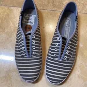 KEDS Tennis shoes size 8 blue and white stripe NEVER WORN